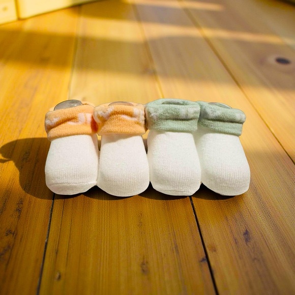 DKNY 2 Pack Baby Socks,sage green & peachy color for both boy & girls - Picture 2 of 2